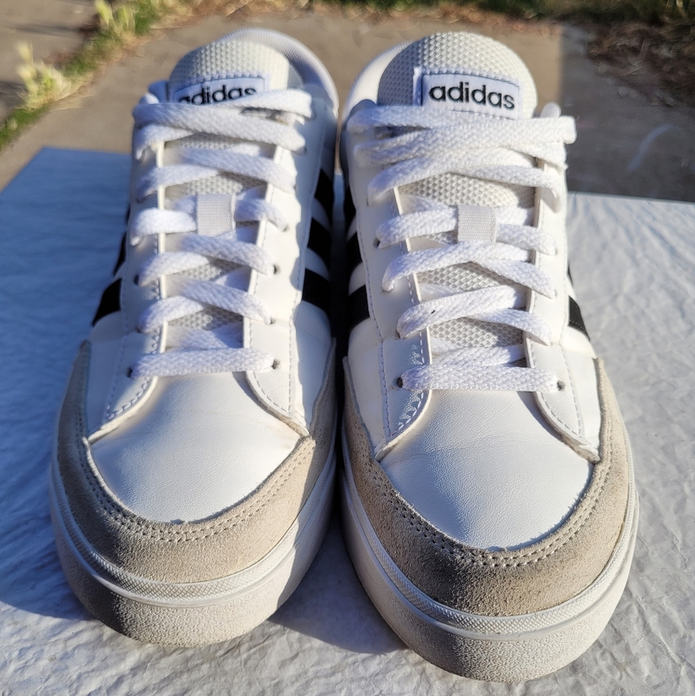 Adidas size 7 mens 8.5 women's